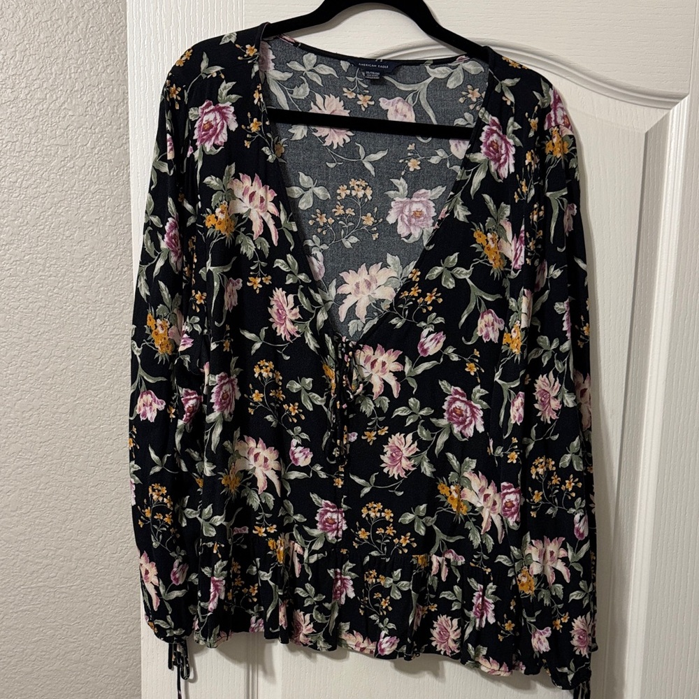American Eagle Outfitters XXL Black Floral Blouse